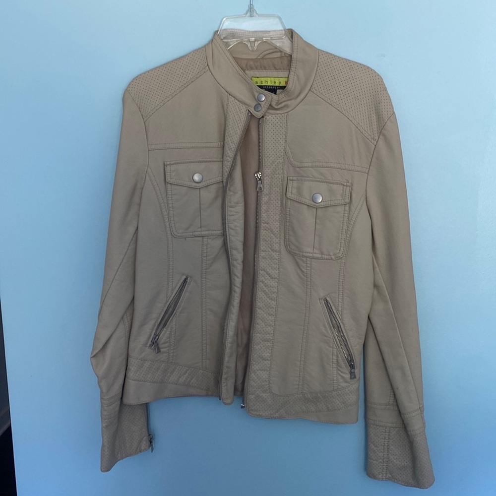 Women’s Faux Leather Moto Jacket. Size Lrge